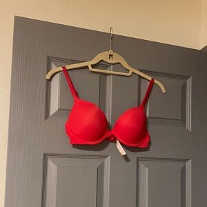 PINK Victoria's Secret Vibrant Red wear everywhere push-up Bra Valentine’s Day